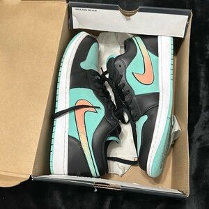 Men’s Jordan 1 Low.   Tropical twist Teal.